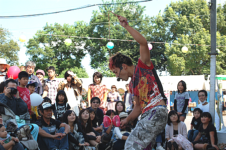 大学学園祭に九州在住のジャグラー タカシェンカを派遣 In佐賀 イベントパートナー