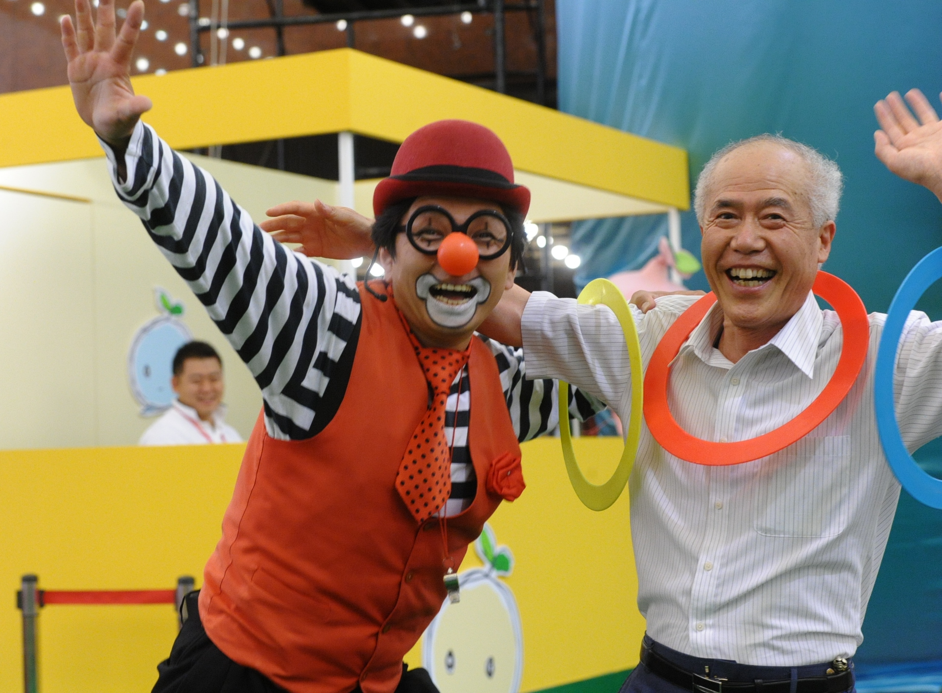 大道芸人 Clown Hiro クラウンヒロ の紹介 関東 大道芸人 Clown Hiro クラウンヒロ の紹介 関東