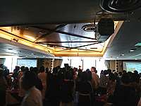 コンサートや抽選会、ブッフェパーティーなどの企画が行われた食品に関するイベントの様子 食に関するある団体主催で開催された記念日イベントの様子