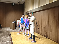 ニッチロー’・ゴンゾー アトラクションの最後に出演者全員でご挨拶