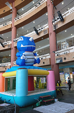 携帯ショップイベントにレンタルしたエア遊具(ふわふわ) エア遊具(ふわふわ)