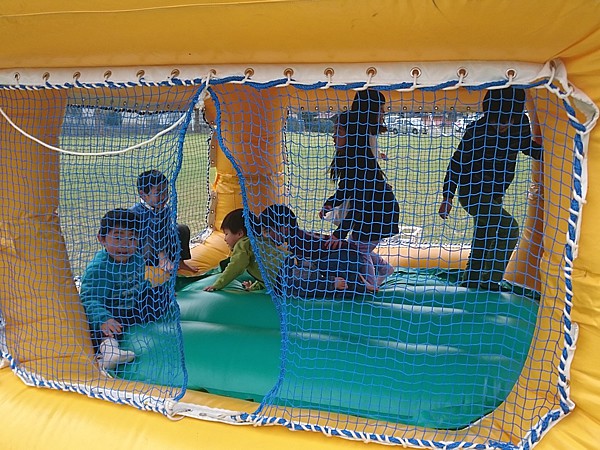 エア遊具(ふわふわ)