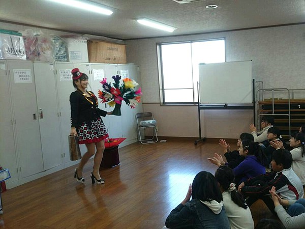 女性マジシャン