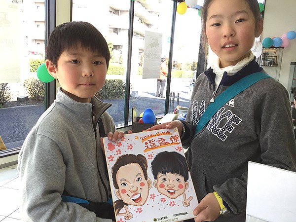 似顔絵をお描きした姉弟