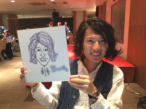パーティーで似顔絵をお描きした男性社員