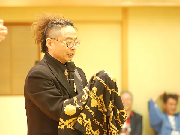 コメディマジシャン