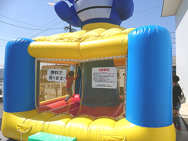 エア遊具(ふわふわ)