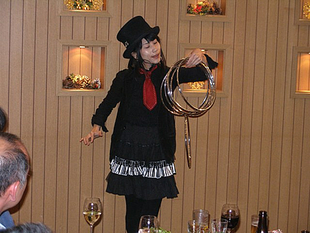 女性マジシャン