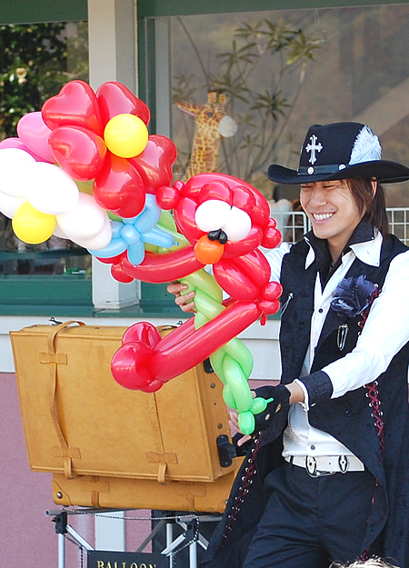 バルーンパフォーマーアキ