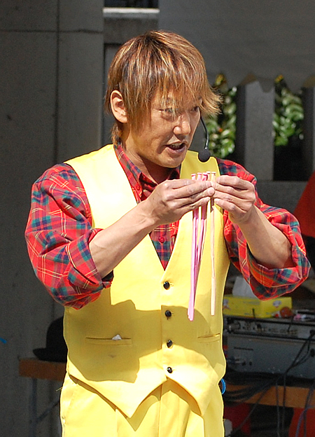 お伺いしたバルーンアートパフォーマー