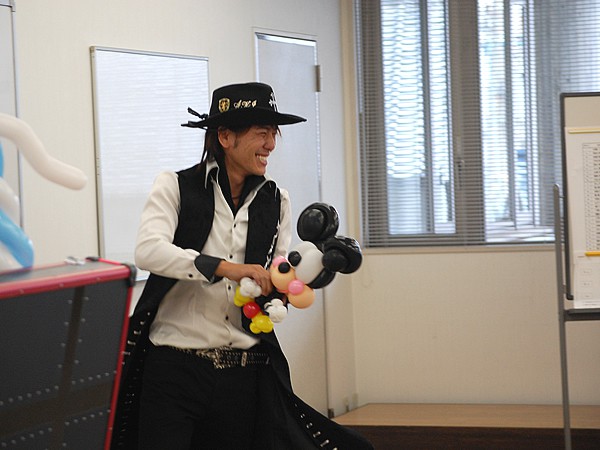 バルーンパフォーマーアキ