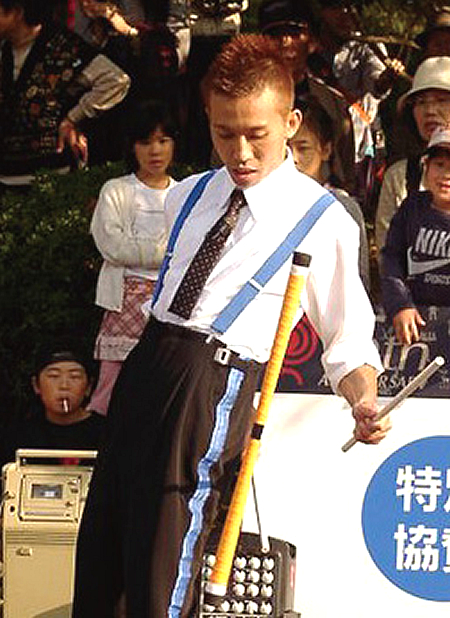 ジャグリングパフォーマー