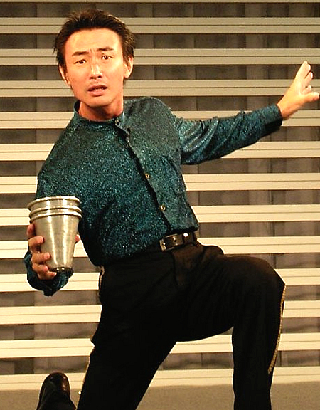 ジャグリングパフォーマー