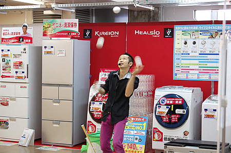 ジャグリングパフォーマー