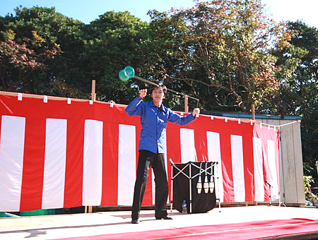 ジャグリングパフォーマー