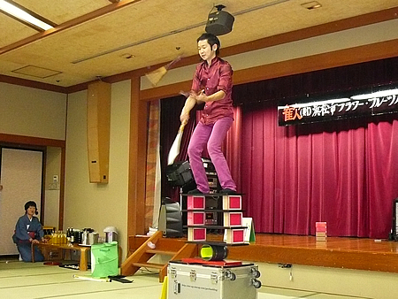 ジャグリングパフォーマー