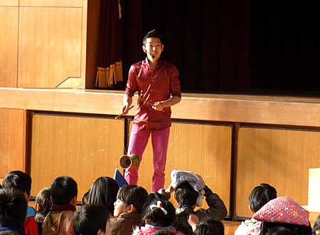 ジャグリングパフォーマー