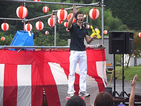 ジャグリングパフォーマー