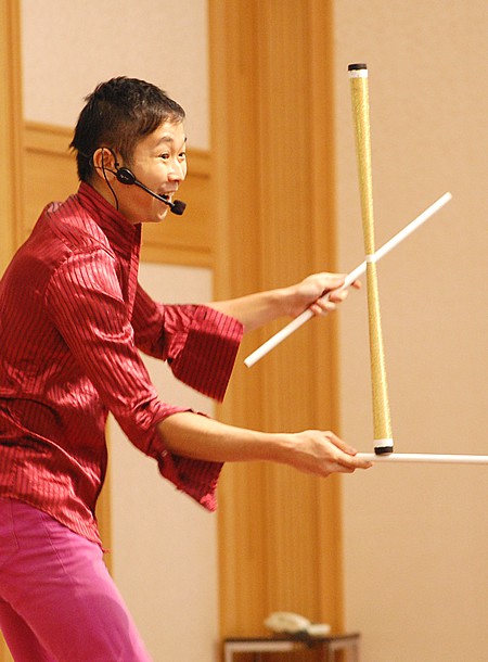 ジャグリングパフォーマー