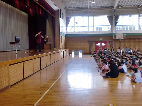 ジャグリングパフォーマー