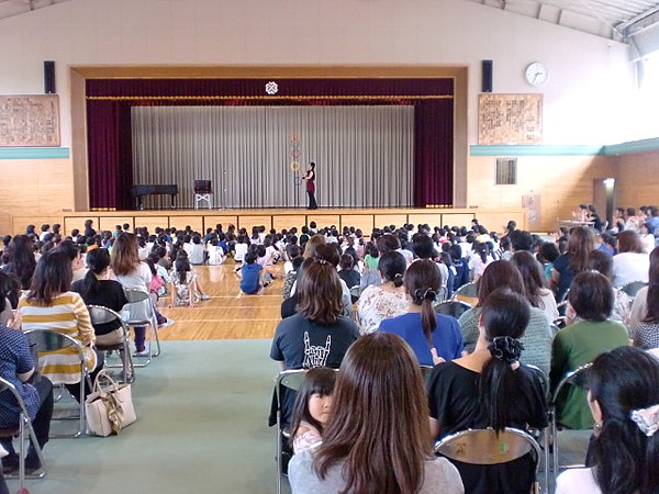 ジャグリングパフォーマー