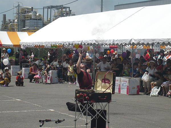 ジャグリングパフォーマー