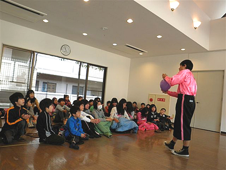 大道芸ショーの様子