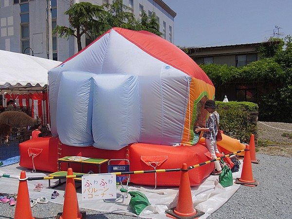 エア遊具（ふわふわ）