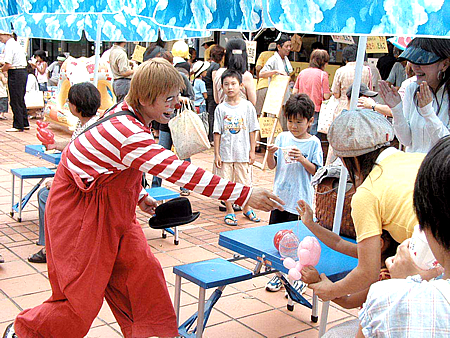 大道芸人・ピエロ（クラウン）