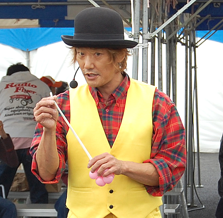 大道芸人・ディンゴ