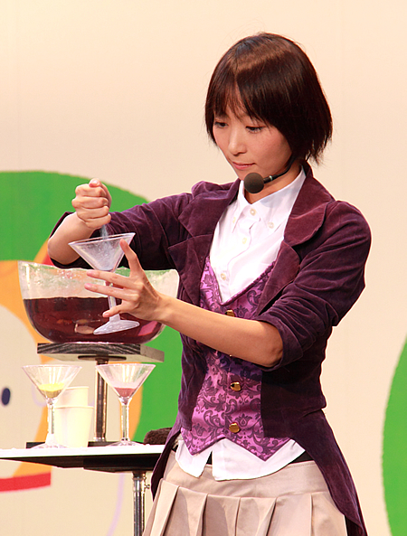 女性マジシャン