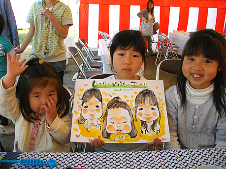 似顔絵をお描きした女の子達