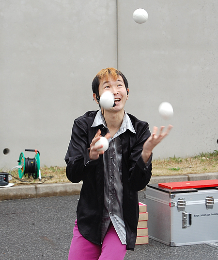 ボールを使ったジャグリング