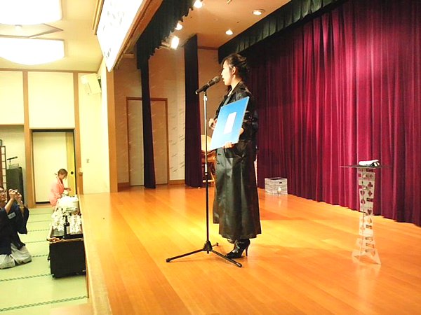 女性マジシャン