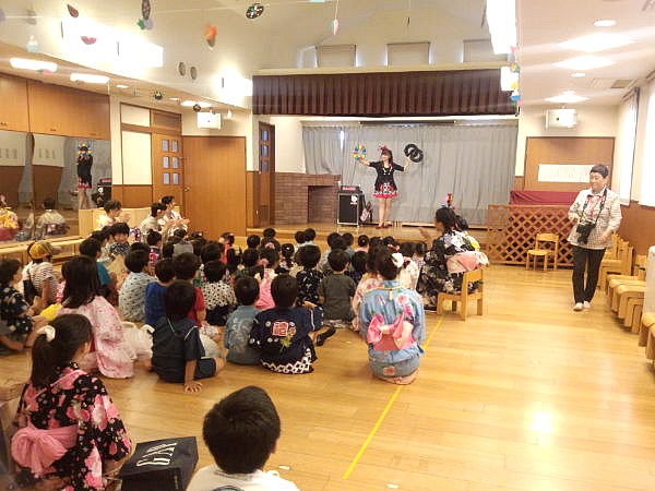 女性マジシャン