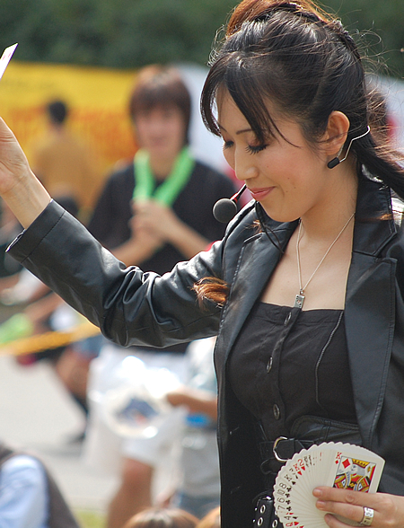 女性マジシャン