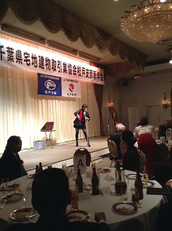 女性マジシャン