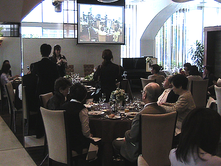 女性マジシャン