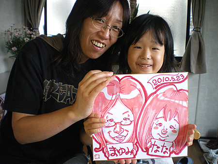 似顔絵をお描きした親子