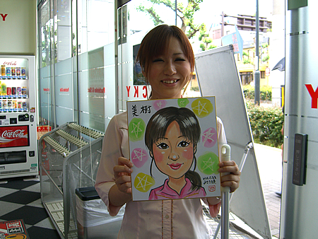 似顔絵をお描きした女性スタッフ