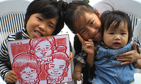 似顔絵をお描きした3姉妹