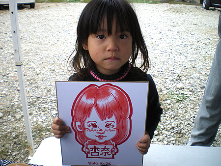 似顔絵をプレゼントした女の子