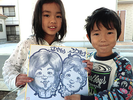 似顔絵をお描きした姉弟