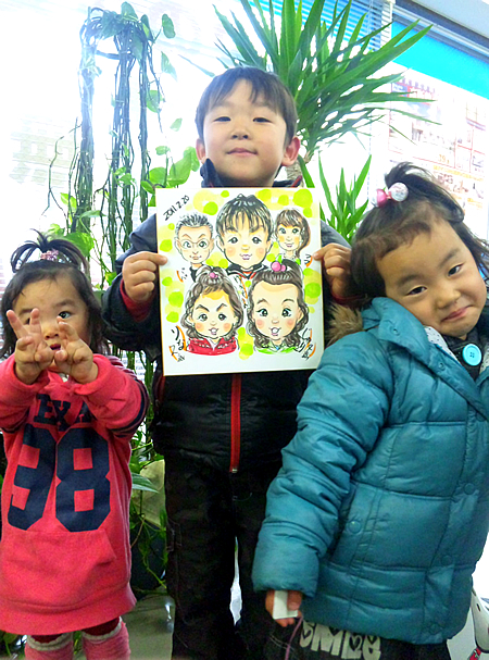 似顔絵をお描きした兄妹