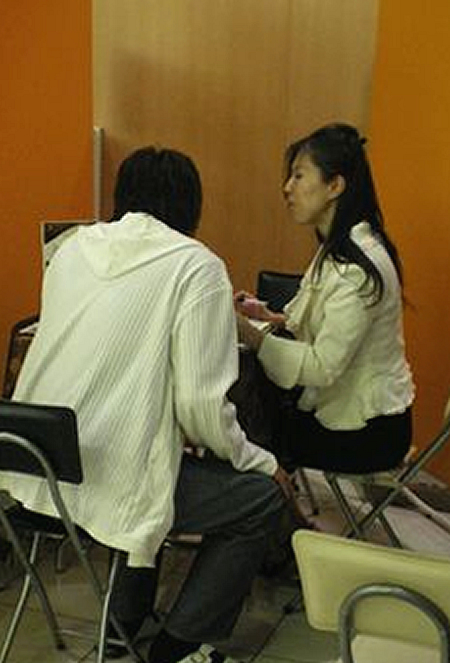 鑑定中の様子